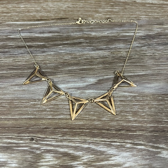 GOLD STATEMENT NECKLACE - Picture 3 of 3